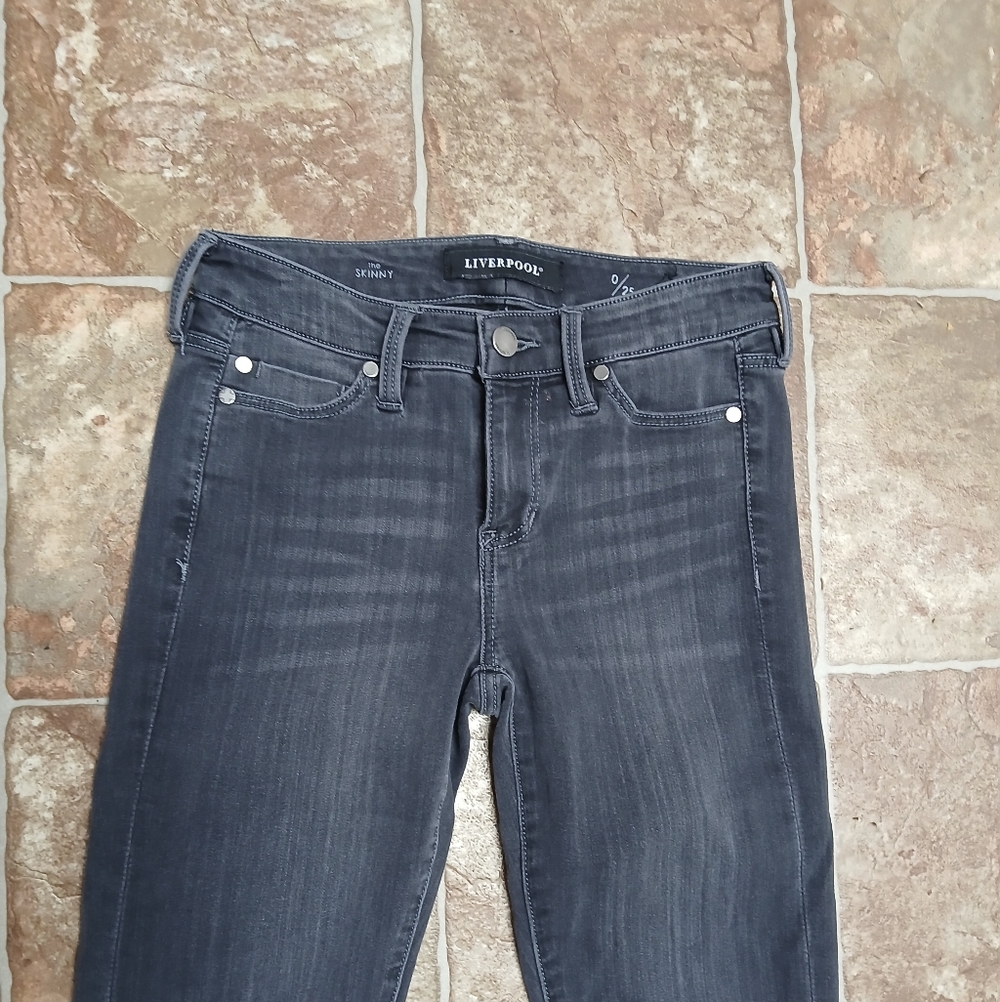 "Like New" Liverpool "The Skinny" Soft Black Distressed Jeans Size 0/25 - Picture 2 of 5